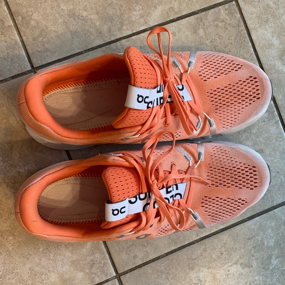 On Running Cloudsurfer Flame/White Size 12 Men’s … - image 4